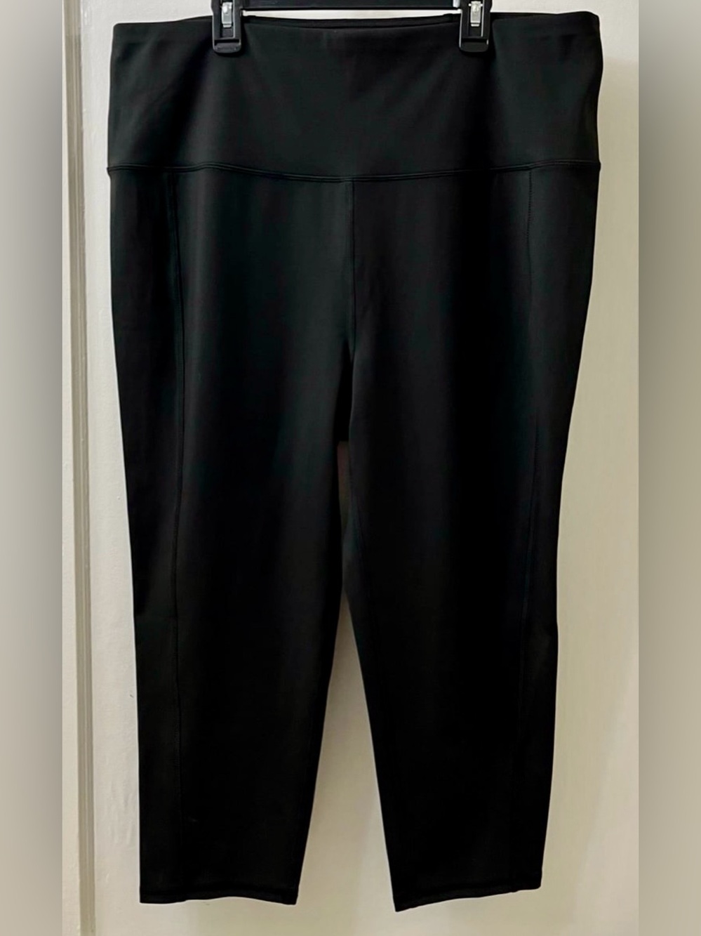 Athleta Black Cropped Performance Leggings